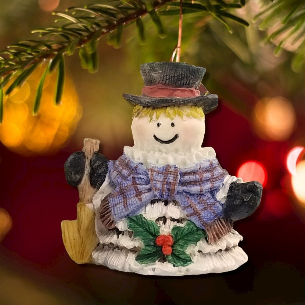 Artesian Ornaments Christmas Around the World Pinecone Friend House of Lloyd - Picture 9 of 16